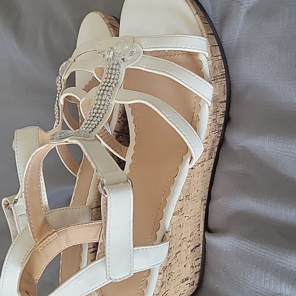 Sandals - Picture 2 of 6